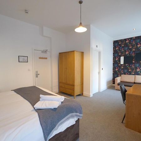 The Lord Nelson Hotel Milford Haven Extérieur photo