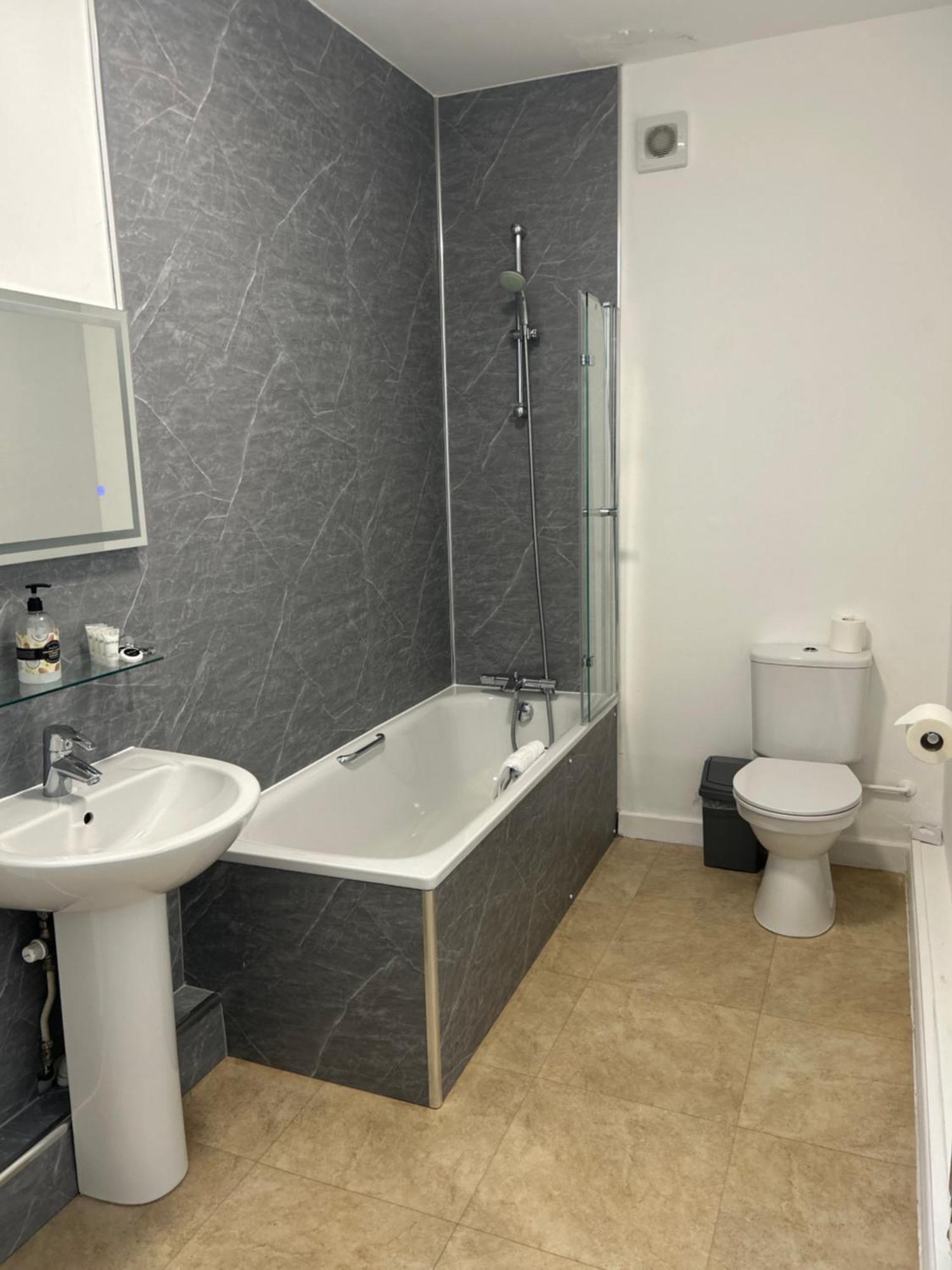The Lord Nelson Hotel Milford Haven Extérieur photo