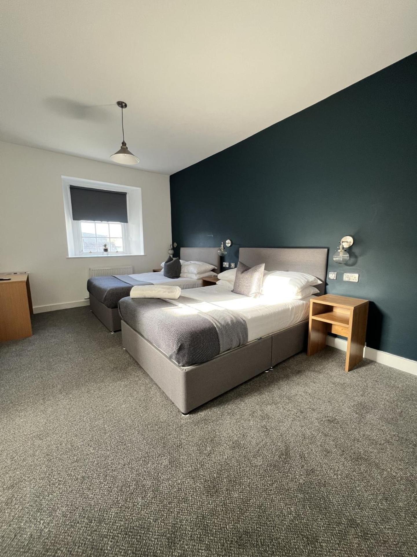 The Lord Nelson Hotel Milford Haven Extérieur photo