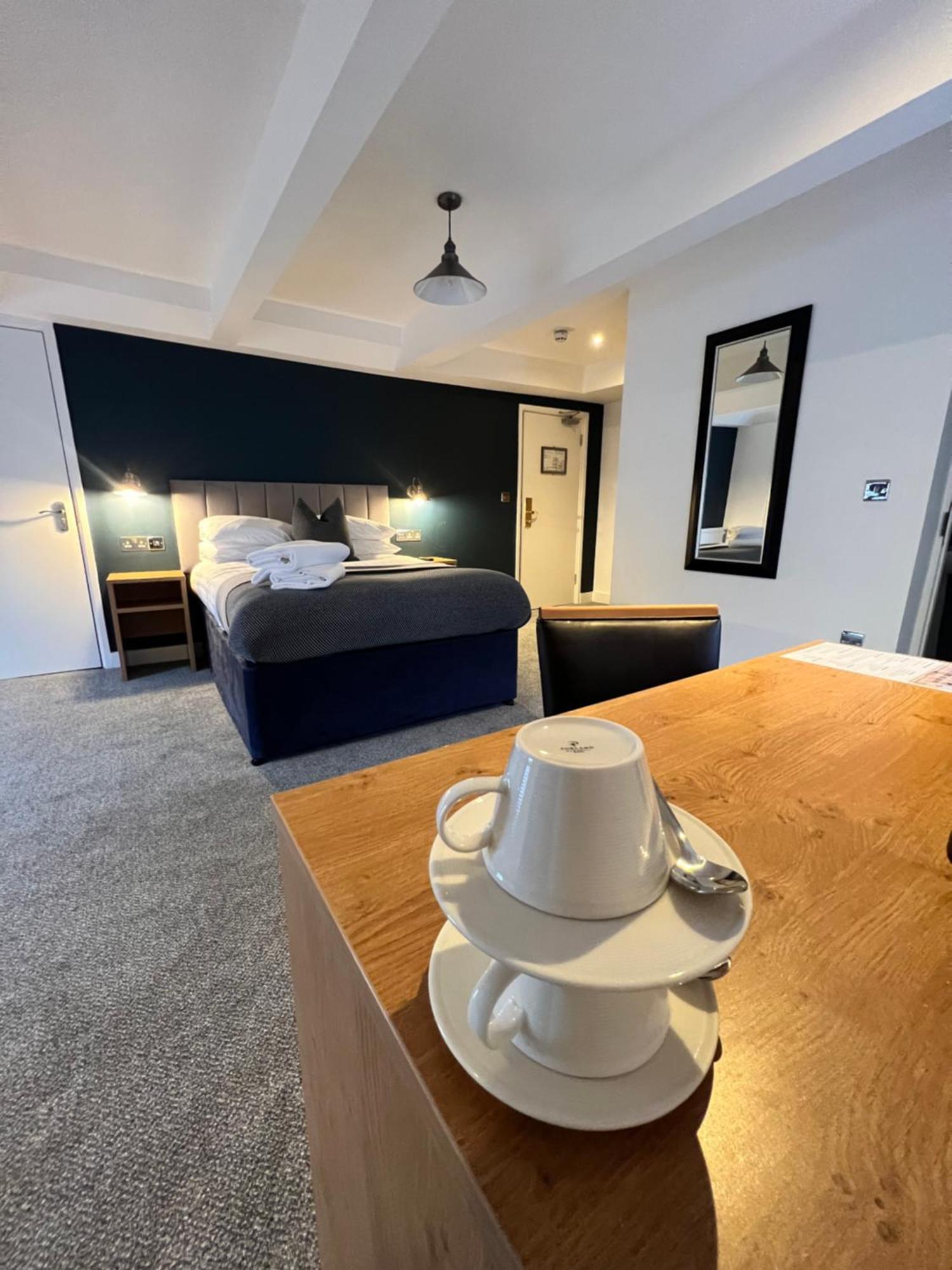 The Lord Nelson Hotel Milford Haven Extérieur photo