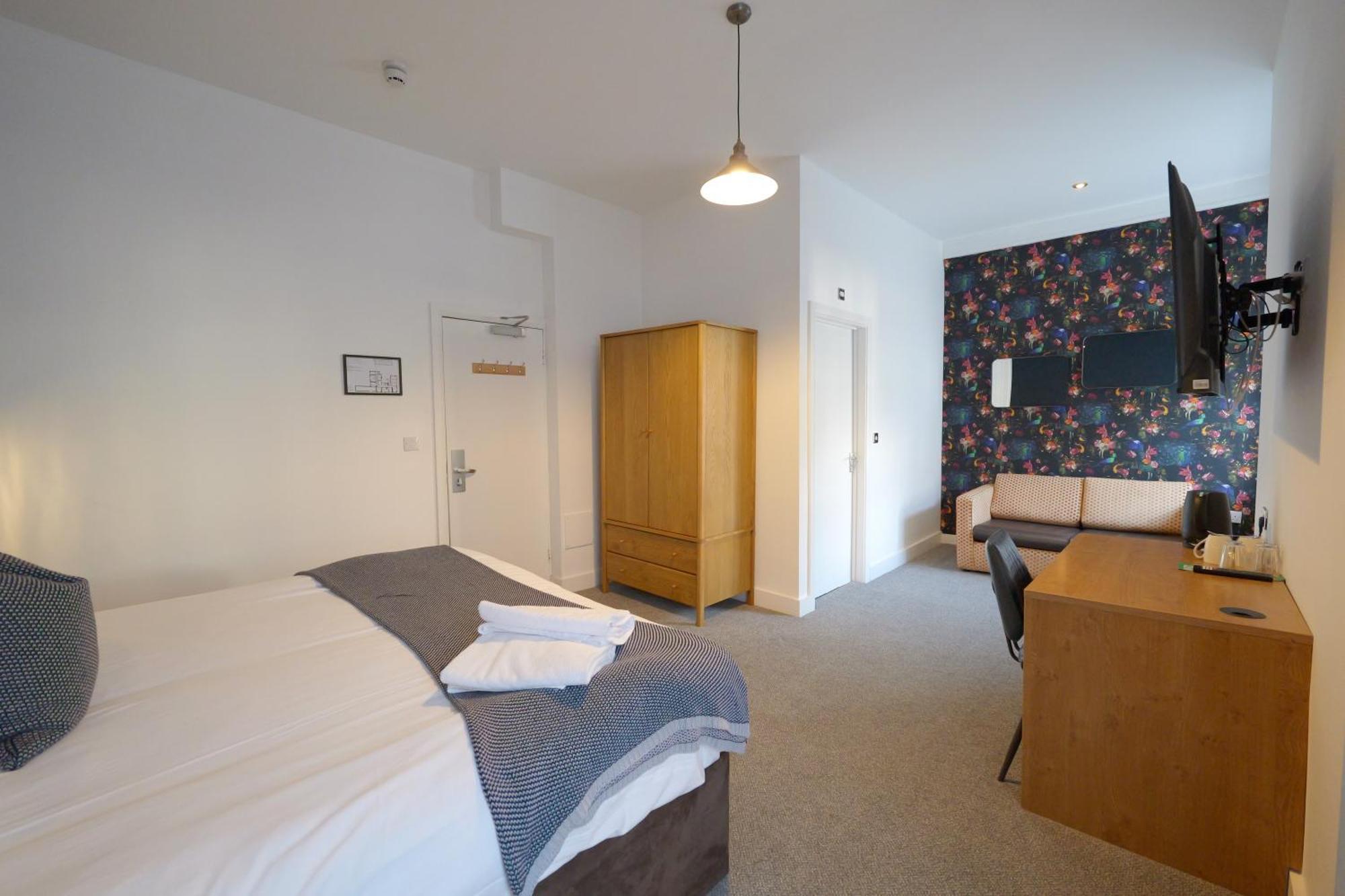 The Lord Nelson Hotel Milford Haven Extérieur photo