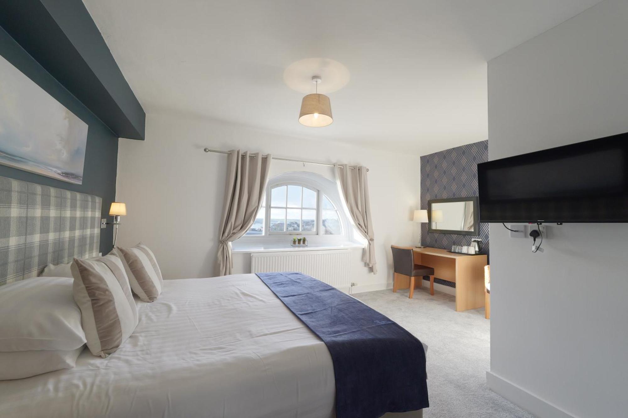 The Lord Nelson Hotel Milford Haven Extérieur photo