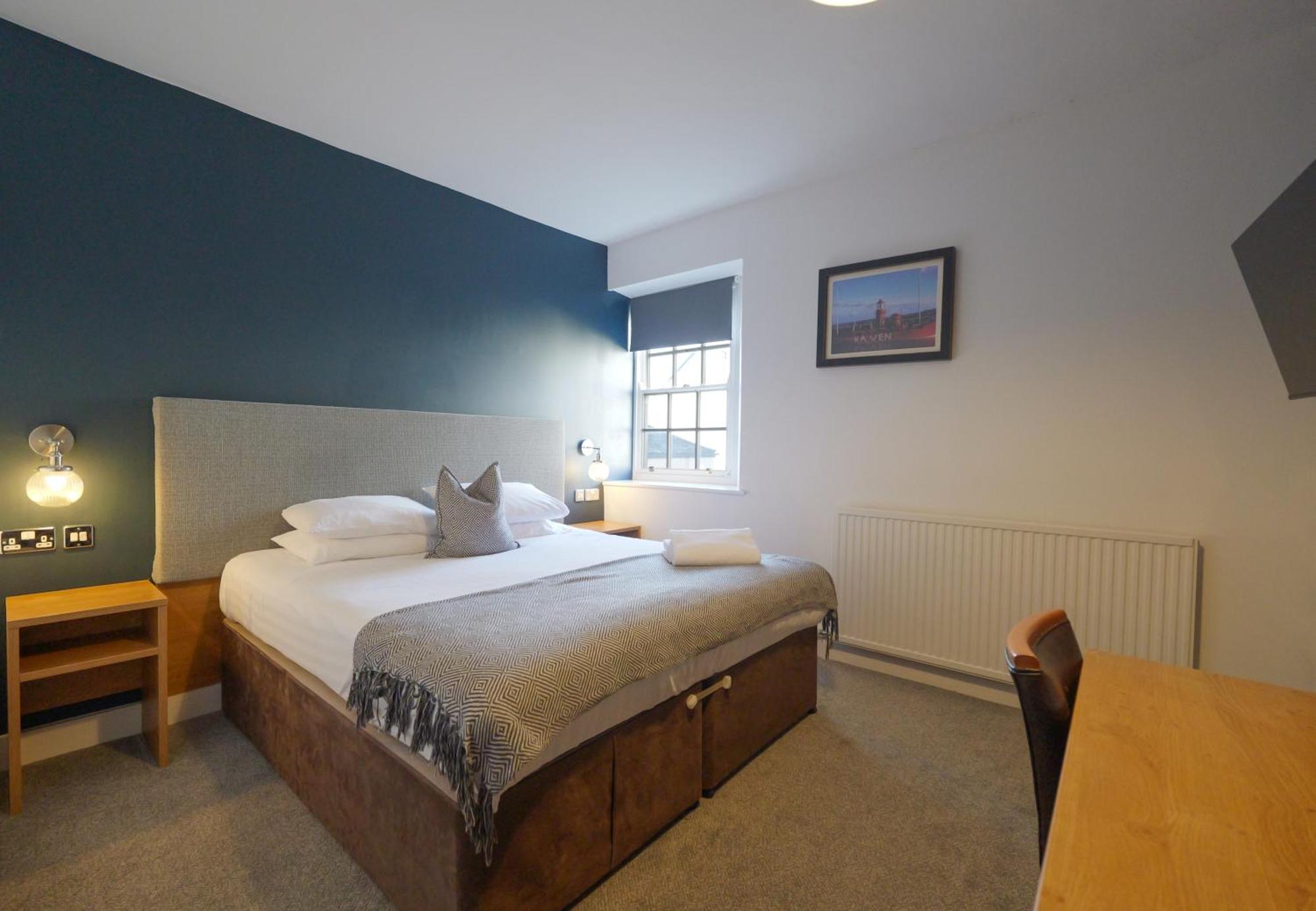 The Lord Nelson Hotel Milford Haven Extérieur photo