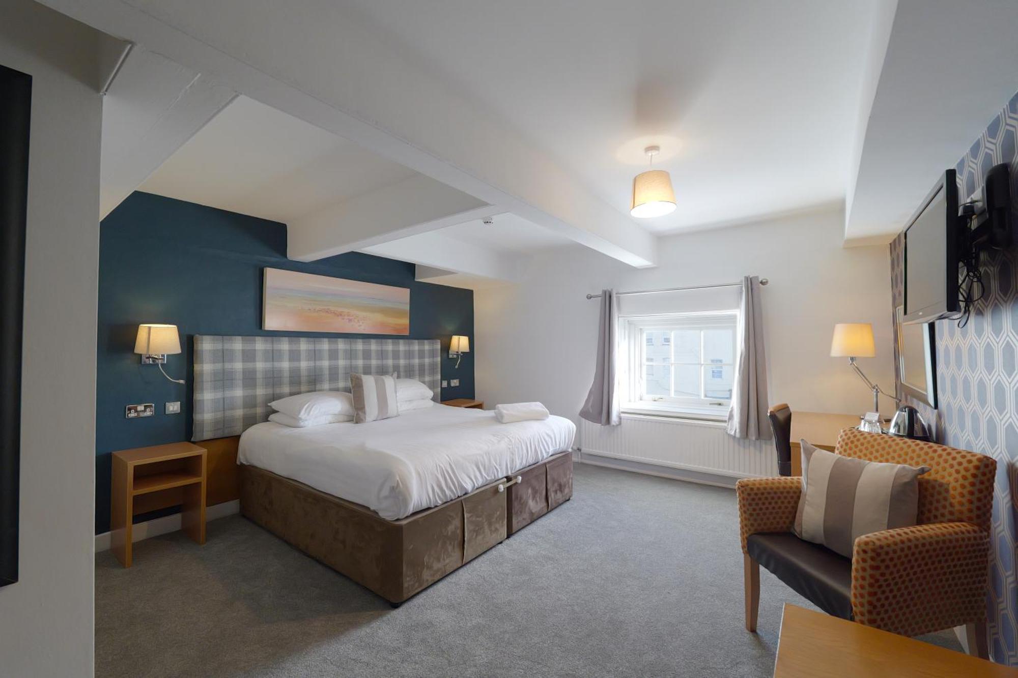 The Lord Nelson Hotel Milford Haven Extérieur photo
