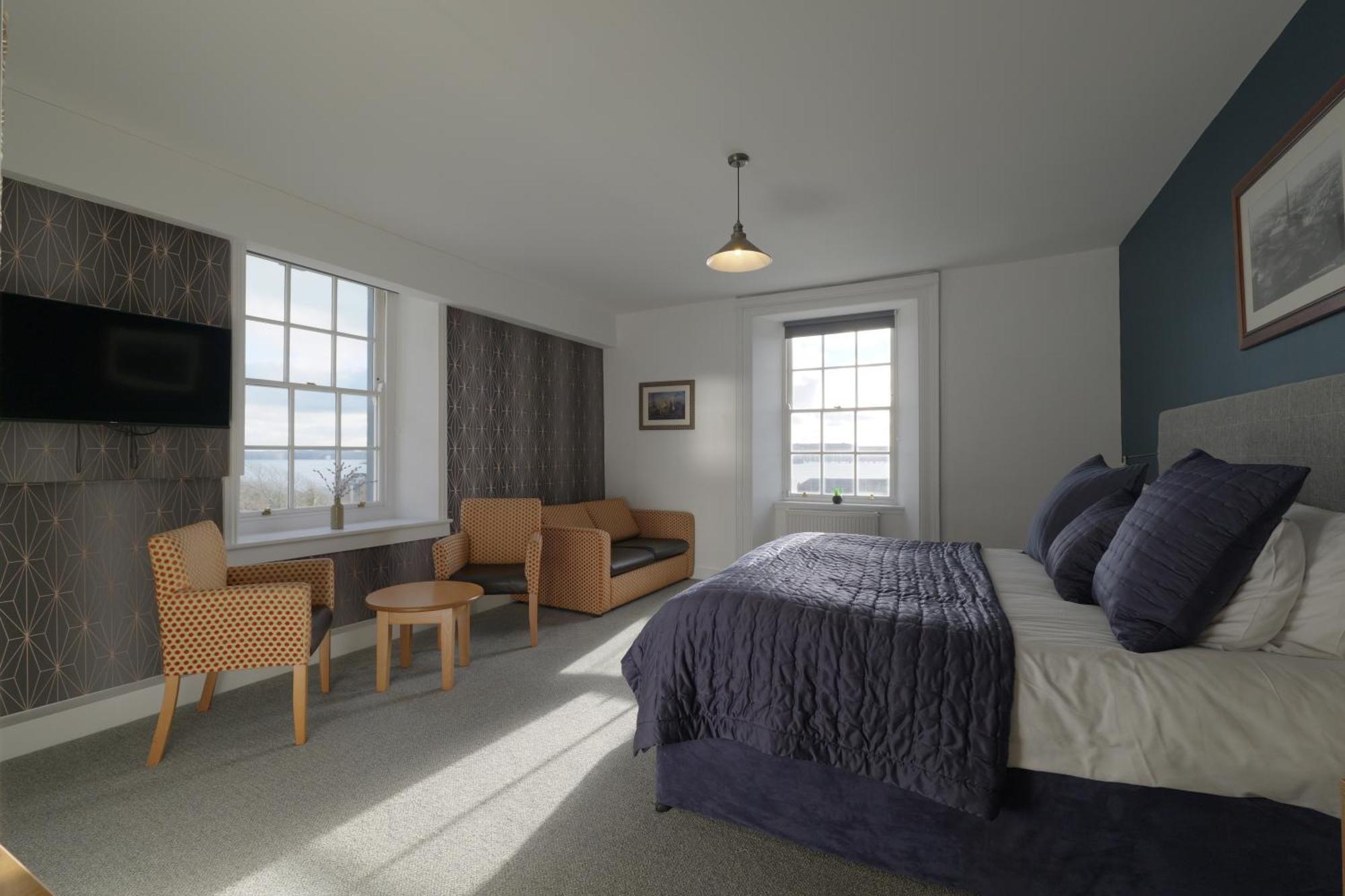 The Lord Nelson Hotel Milford Haven Extérieur photo