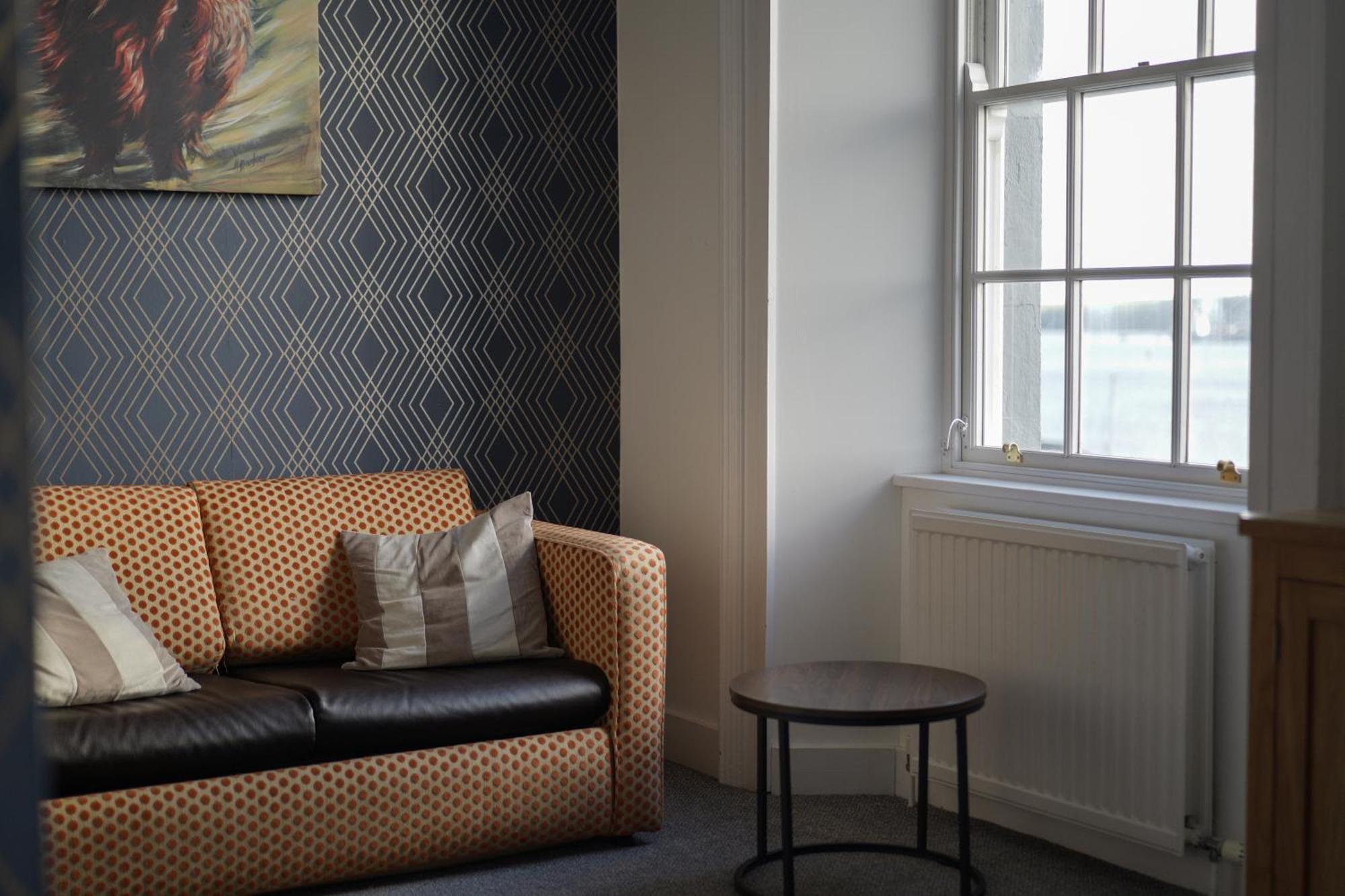 The Lord Nelson Hotel Milford Haven Extérieur photo
