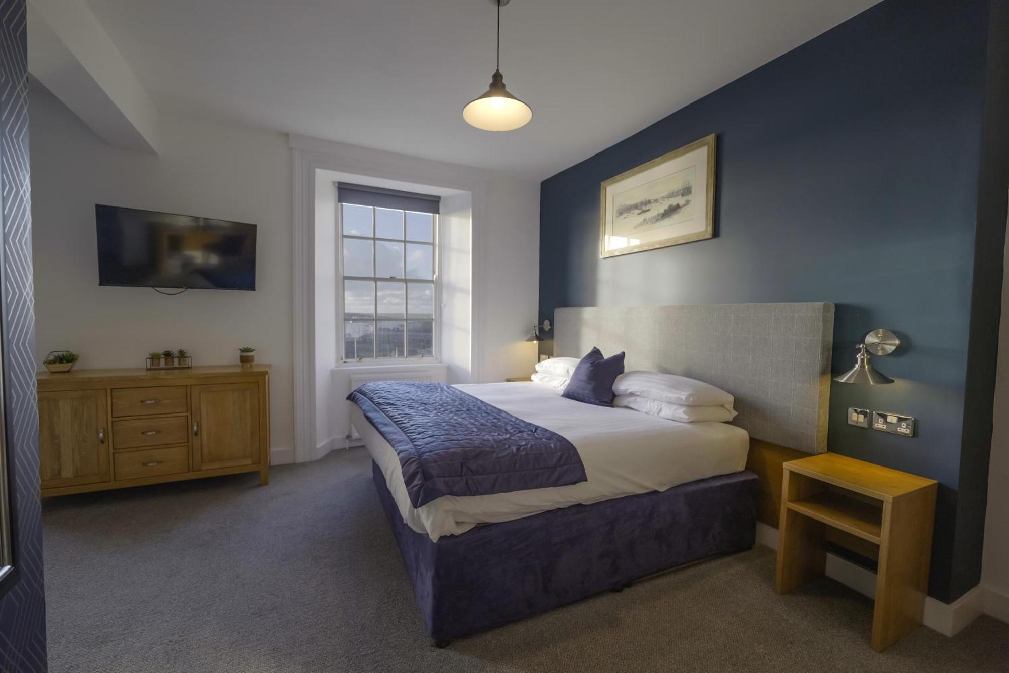 The Lord Nelson Hotel Milford Haven Extérieur photo